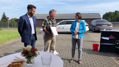 Ministerin Hinz besucht eine Käserei in Hüttenberg. 