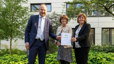 Landrat Oliver Quilling, Ministerin Priska Hinz, Erste Kreisbeigeordnete Claudia Jäger  Landrat Oliver Quilling, Ministerin Priska Hinz, Erste Kreisbeigeordnete Claudia Jäger