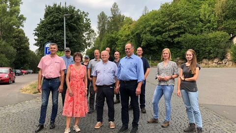 Umweltministerin Priska Hinz mit Vertreterinnen und Vertretern aus Waldeck-Frankenberg.