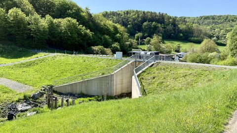 Hochwasserrückhaltebecken