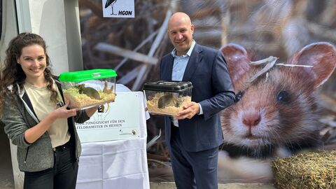 Minister Ingmar Jung und Stationsleiterin Julia Heinze Eröffnung Station Langgöns