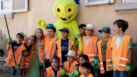Mit viel Einsatz waren die Kinder beim Aktionstag "Sauberhafter Schulweg" dabei.