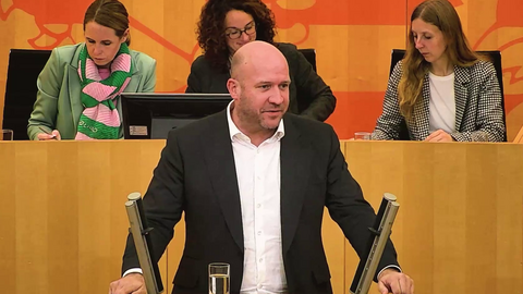 Minister Jung während seiner Rede