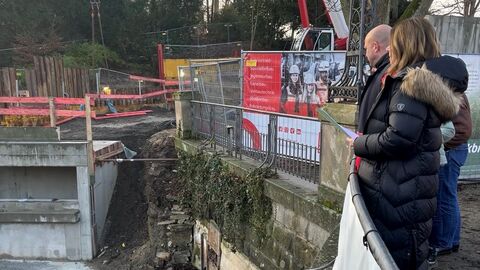 Baustelle für den neuen Hochwasserüberlauf im Kurpark.