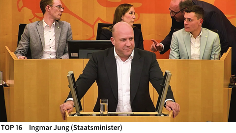 Minister Jung während seiner Rede