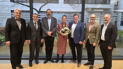 Verabschiedung von Annette Enders, Leiterin der Abteilung Agrarpolitik im Landwirtschaftsministerium, von den Mitgliedern und Gästen des LAA; v.l.: Dr. Thomas Hahn, Dr. Andreas Cromm, Norbert Klapp, Annette Enders, Thomas Kunz, Staatssekretär Daniel Köfer, Dr. Christian Hey.
