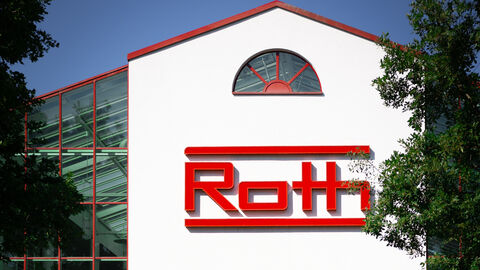Sommertour 2025 - Eingang der Roth Werke Eingang der Roth Werke