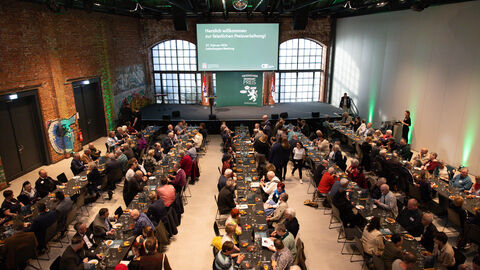 Der Marburger Lokschuppen mit fast 200 Gästen.